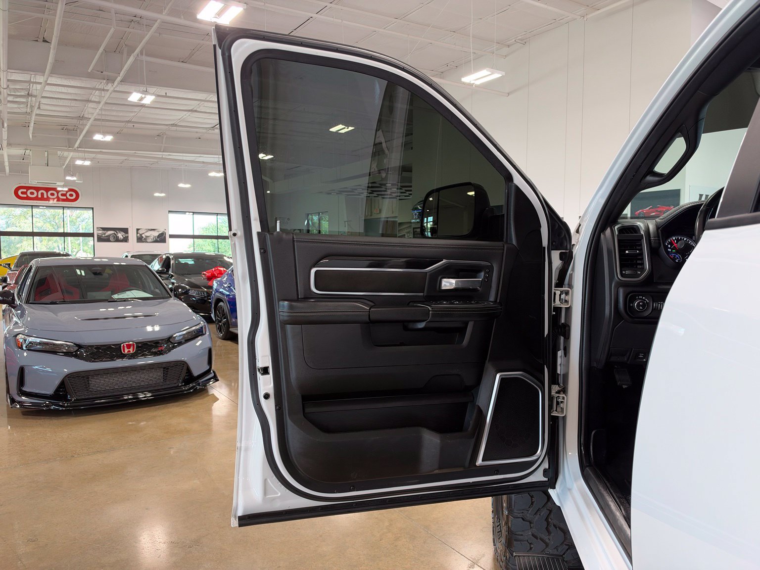 Used 2022 RAM 2500 Laramie w/ Night Edition AWD/4WD image 11