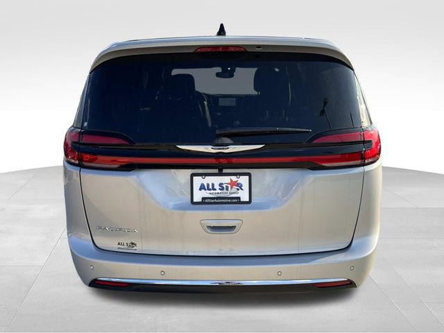 New 2026 Chrysler Pacifica Select image 7