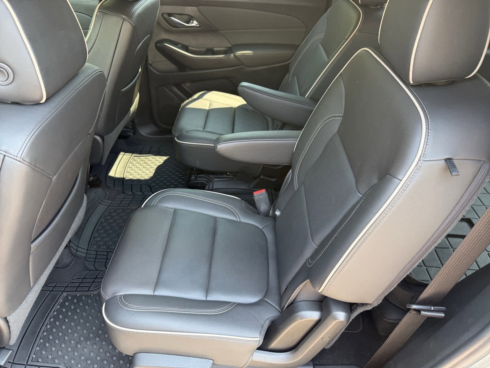 Used 2023 Chevrolet Traverse Premier AWD/4WD image 11