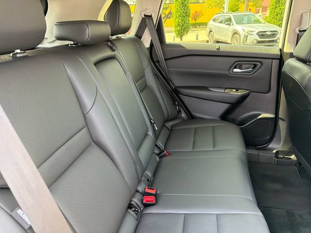 Used 2024 Nissan Rogue SV w/ SV Premium Package AWD/4WD image 28