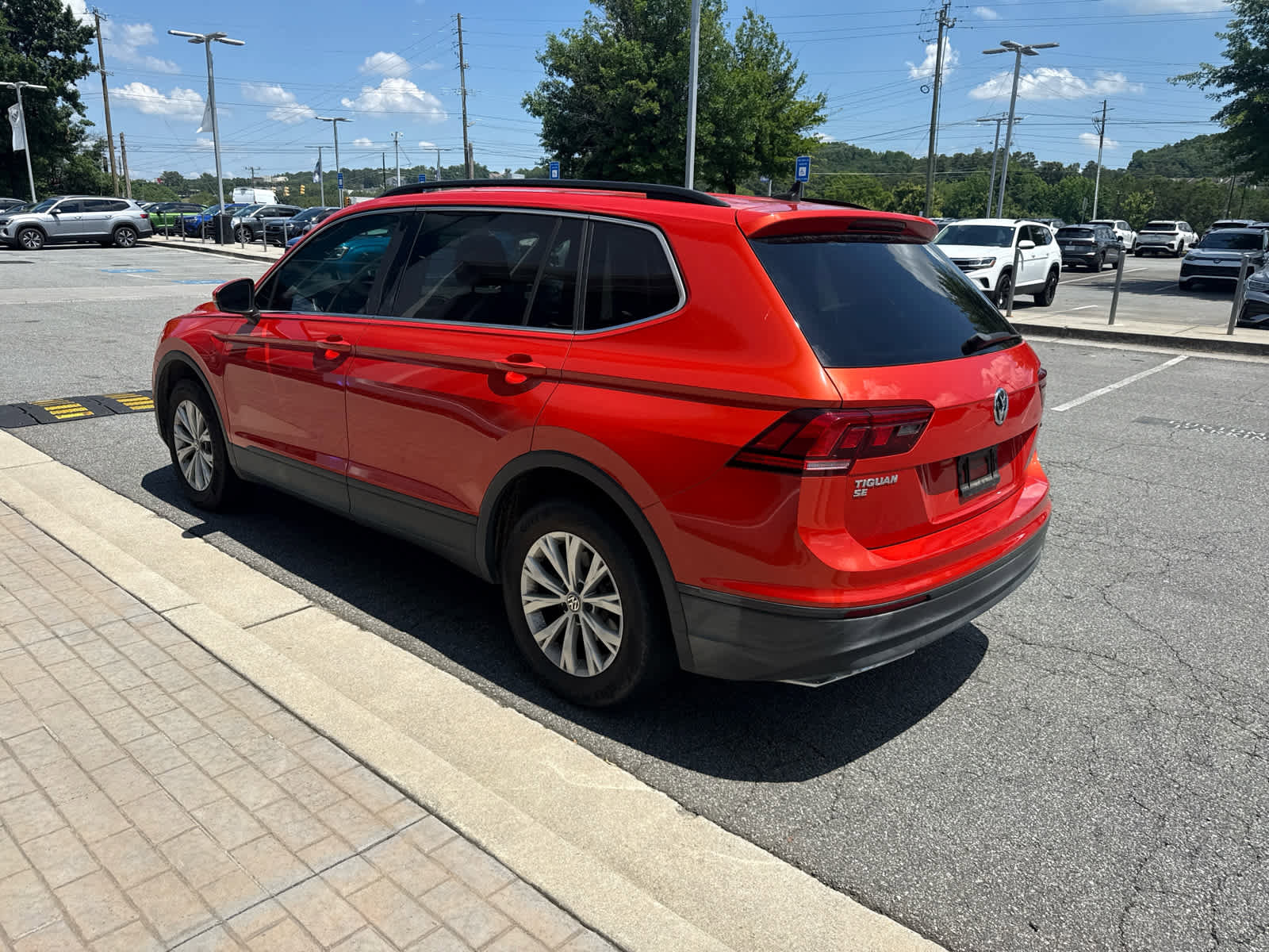 Used 2019 Volkswagen Tiguan SE AWD/4WD image 5