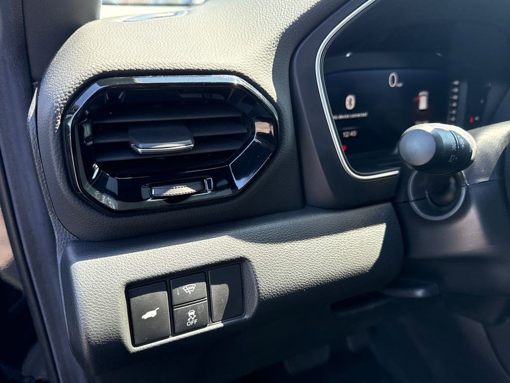 Certified 2025 Honda Pilot Black Edition image 23
