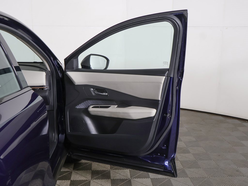 Used 2023 Nissan Ariya ENGAGE image 21