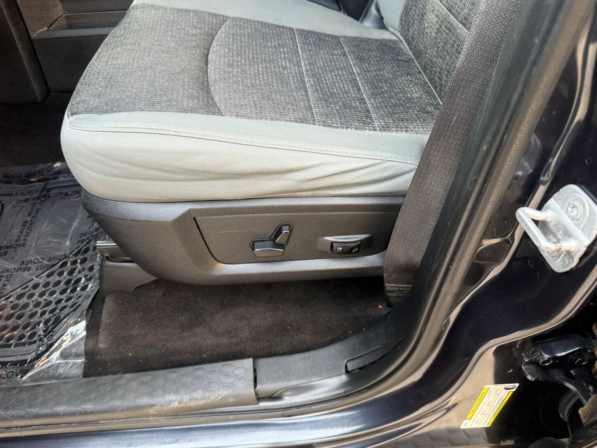 Used 2014 RAM 1500 Lone Star image 9