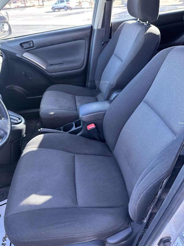 Used 2007 Pontiac Vibe w/ Sun And Sound Package image 10