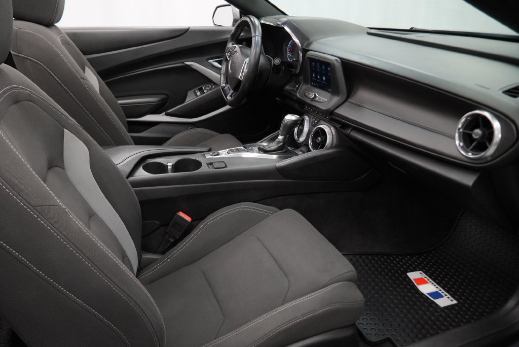 Certified 2020 Chevrolet Camaro LT RWD image 40