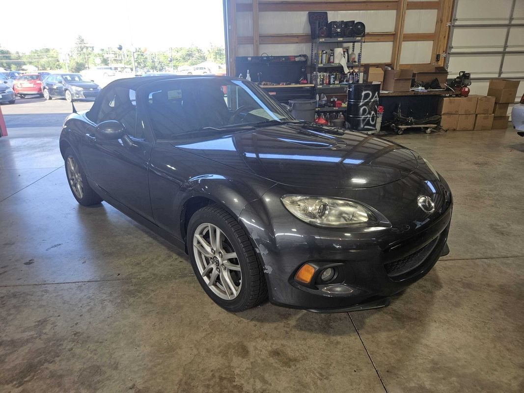 Used 2015 MAZDA MX-5 Miata Sport RWD image 10