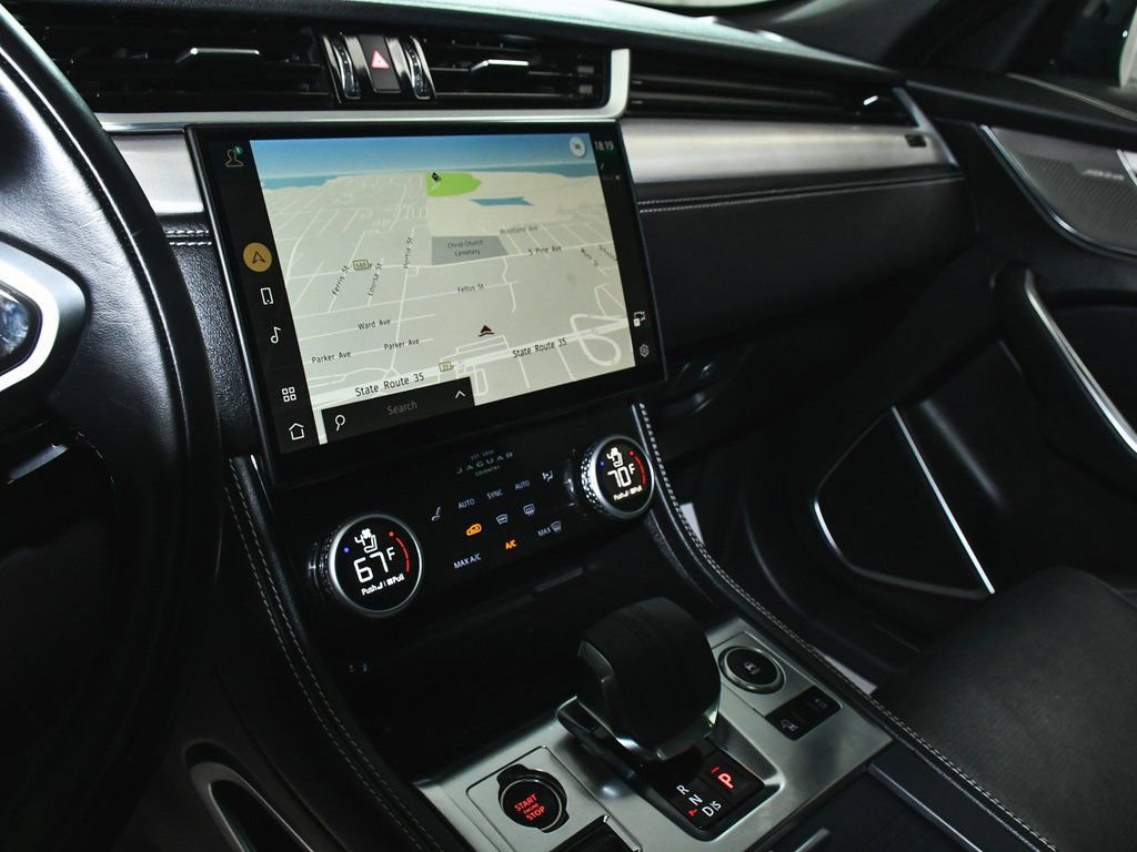 Used 2024 Jaguar F-PACE R-Dynamic S image 41