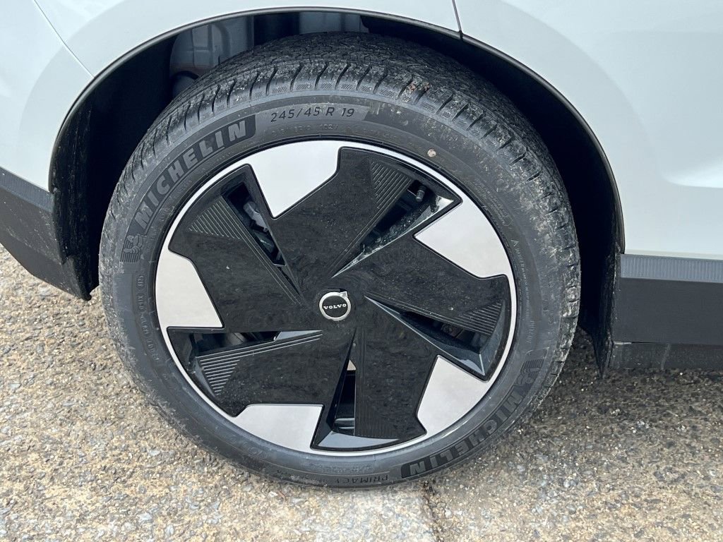 New 2026 Volvo EX30 Plus w/ Climate Package image 6