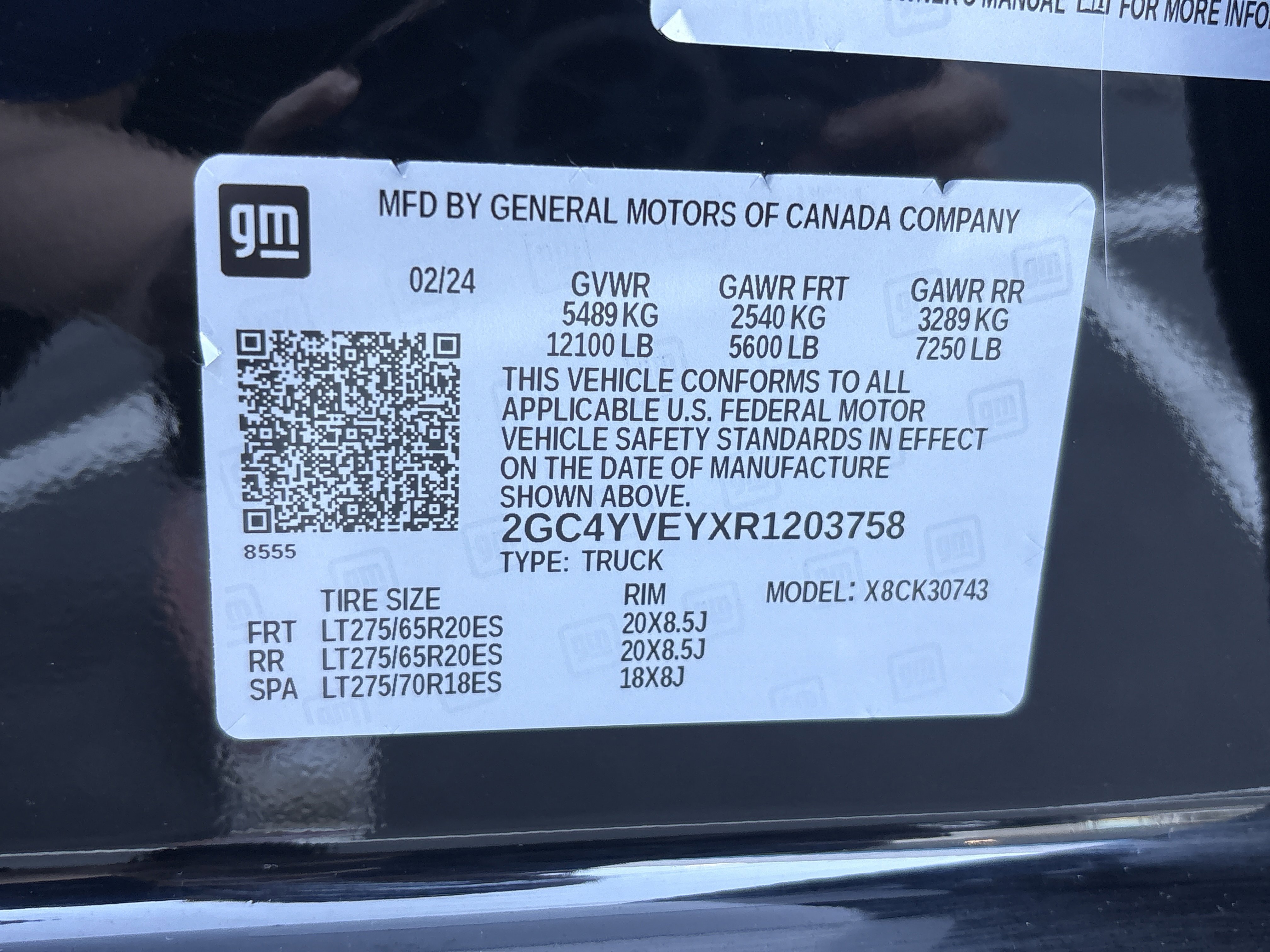 Used 2024 Chevrolet Silverado 3500 High Country w/ Technology Package image 33