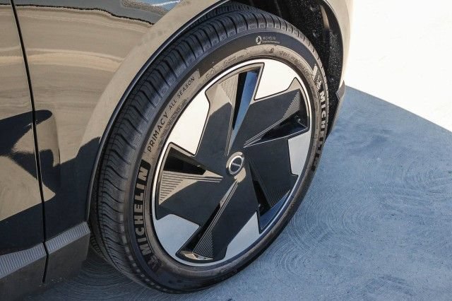 New 2025 Volvo EX30 Plus w/ Protection Package Premier AWD/4WD image 9