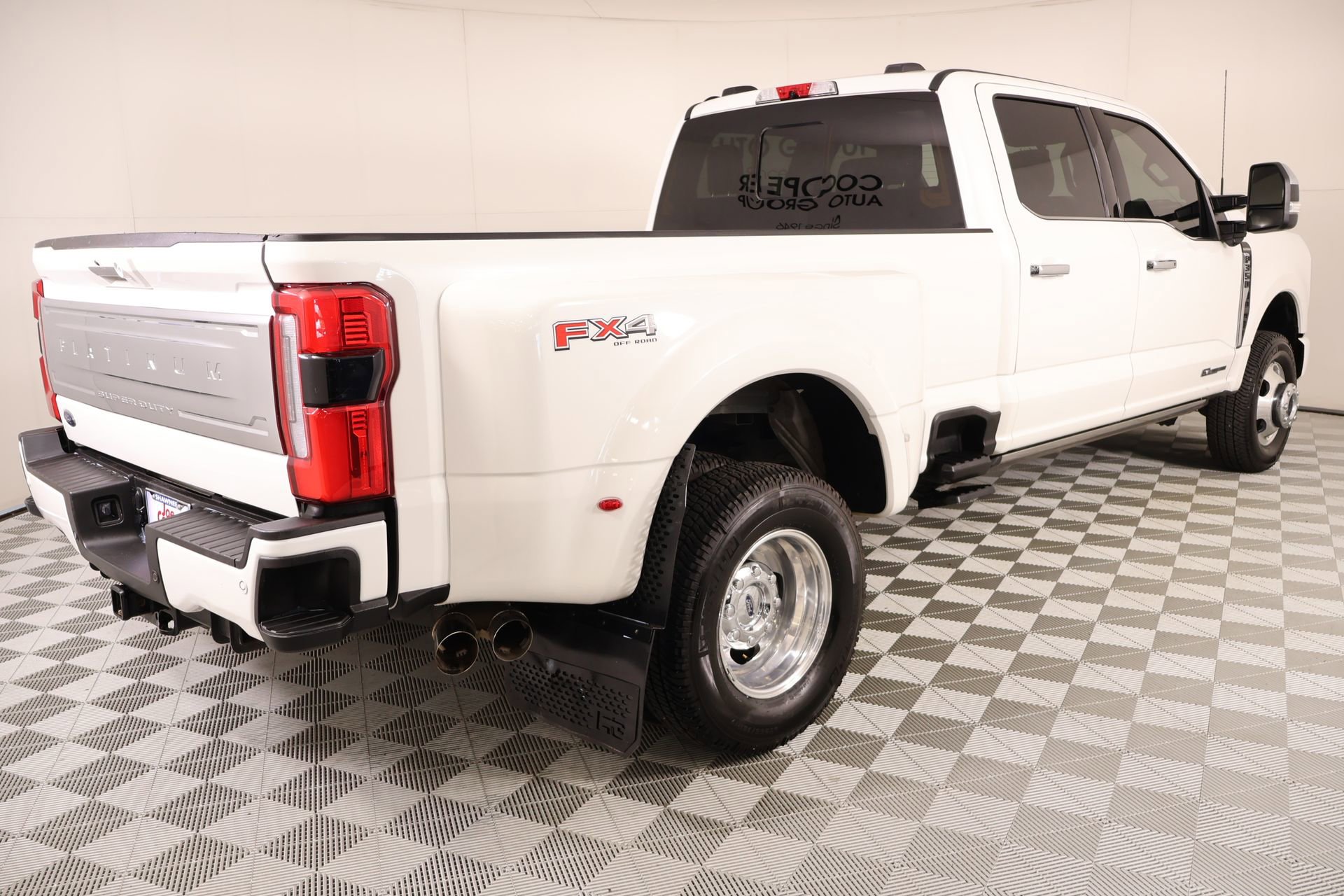 Used 2024 Ford F350 Platinum image 23