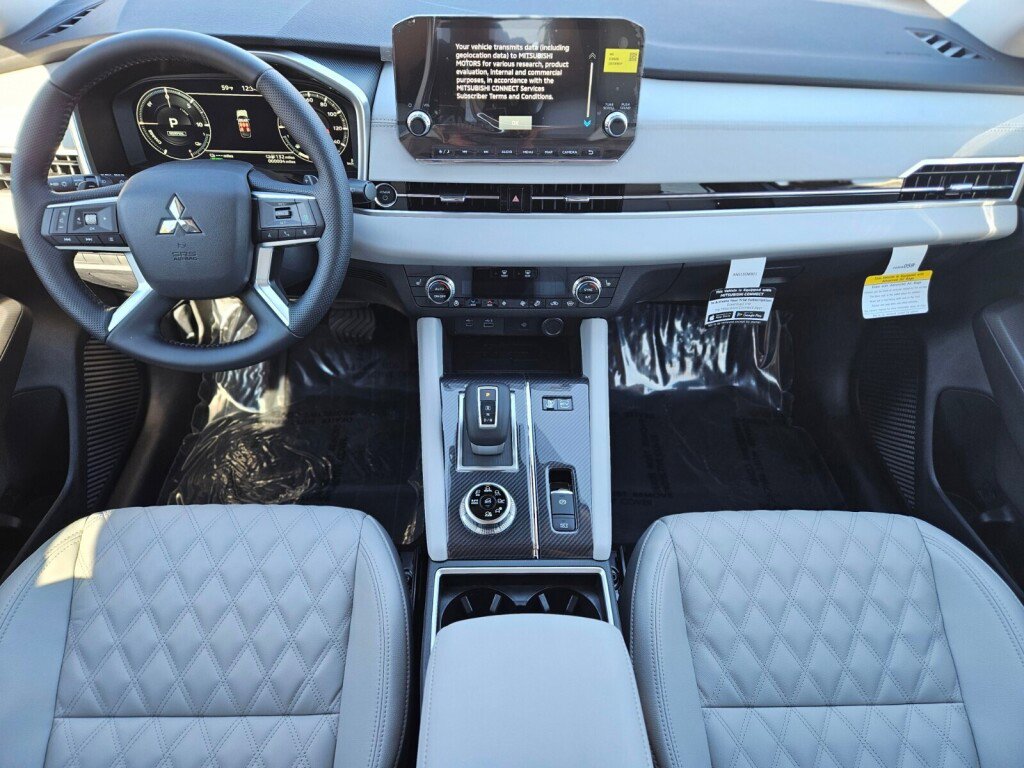 New 2025 Mitsubishi Outlander SEL image 13