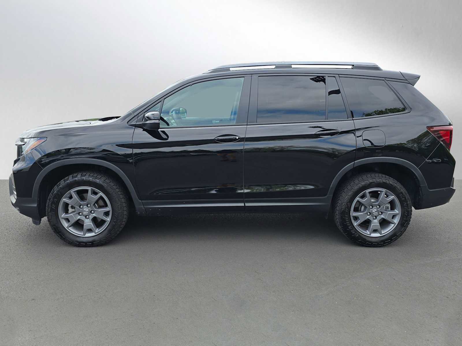 Used 2025 Honda Passport TrailSport image 6