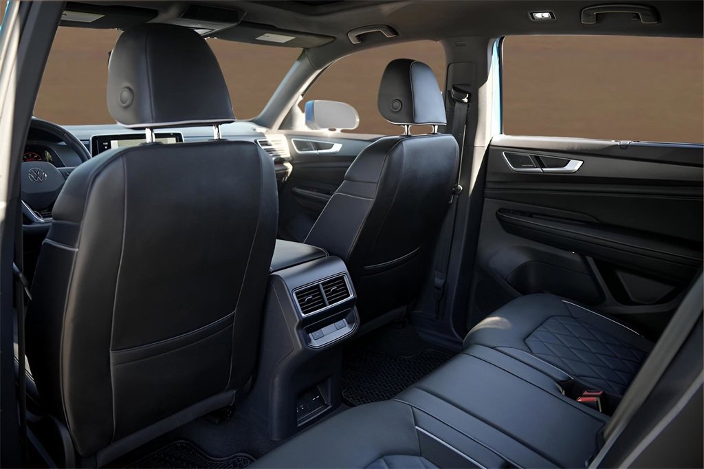 Used 2024 Volkswagen Atlas Cross Sport SEL Premium R-Line image 22