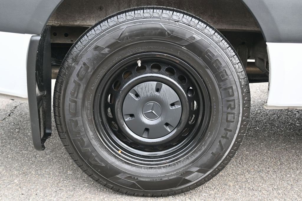 Used 2025 Mercedes-Benz Sprinter 2500 image 7