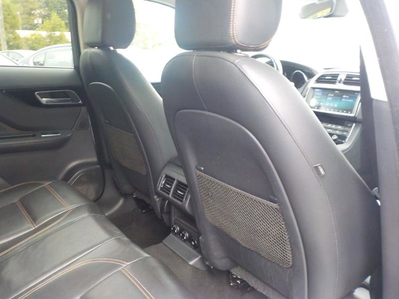Used 2019 Jaguar F-PACE Prestige image 35