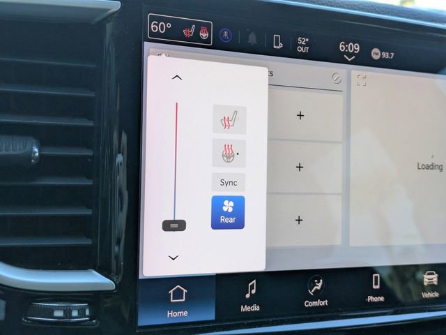 Used 2021 Chrysler Pacifica Touring-L image 25