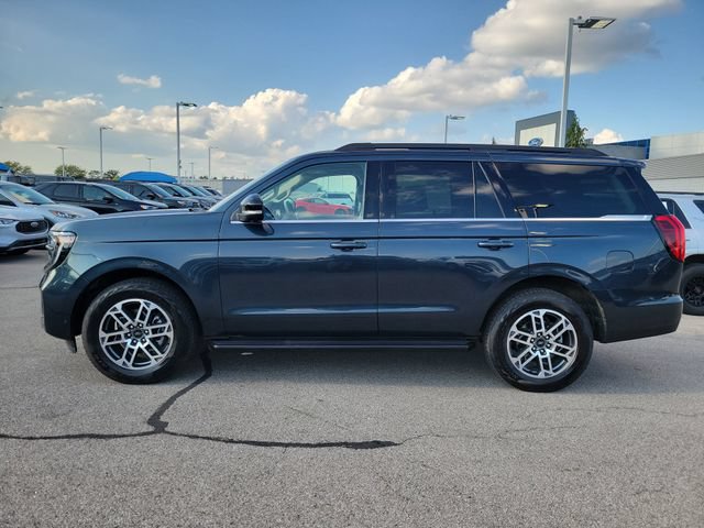 Certified 2025 Ford Expedition Active AWD/4WD image 2