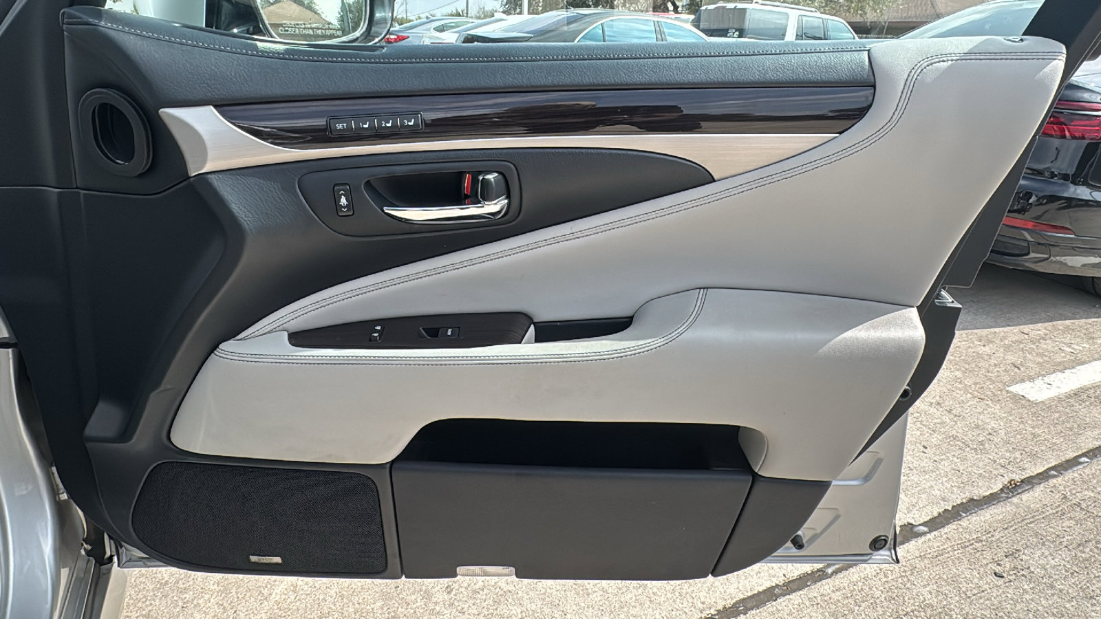 Used 2013 Lexus LS 460 L w/ Preferred Accessory Package image 29