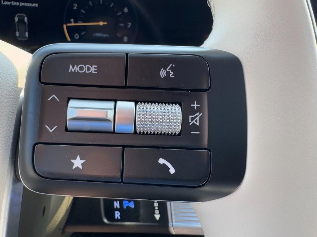 Used 2025 Hyundai Santa Fe Calligraphy image 18