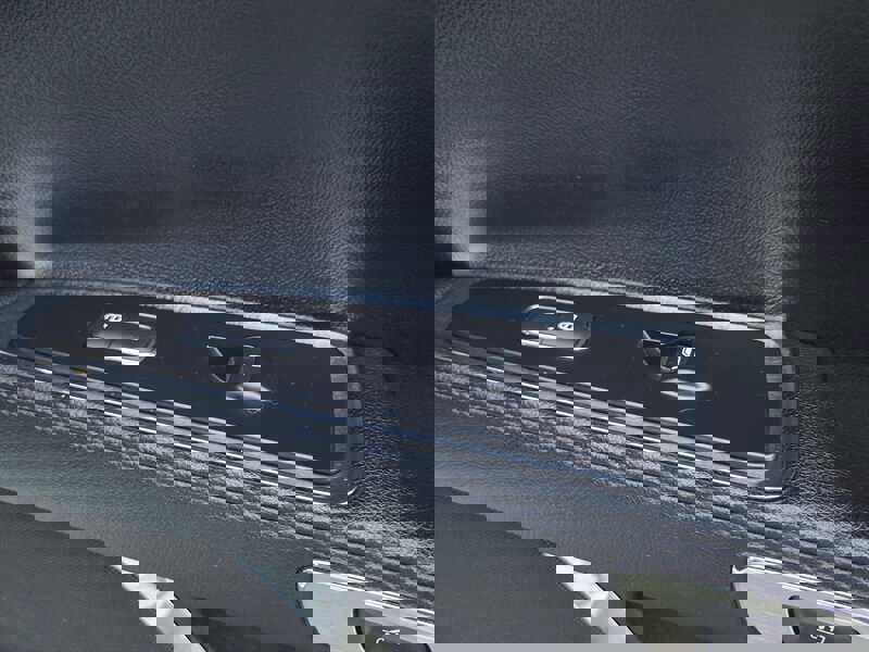 Used 2019 Lincoln Continental Select image 28