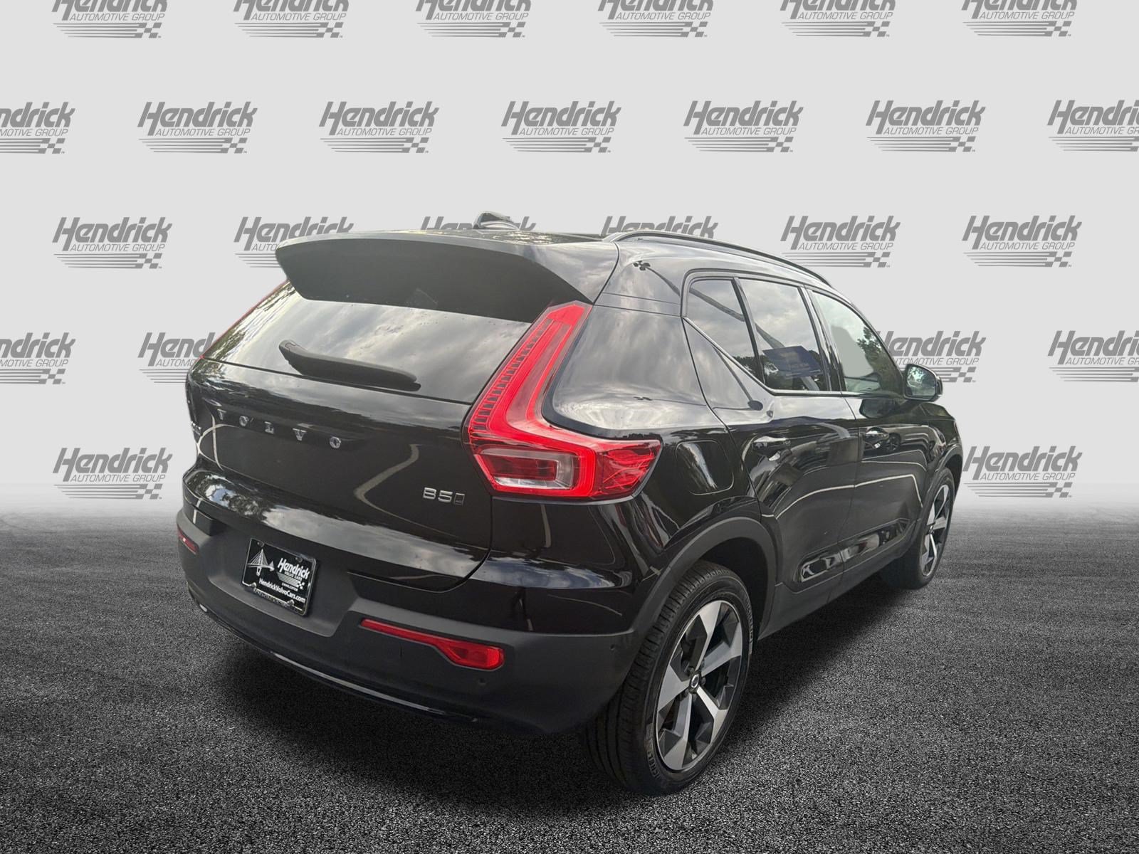 Certified 2025 Volvo XC40 B5 Plus AWD/4WD image 10