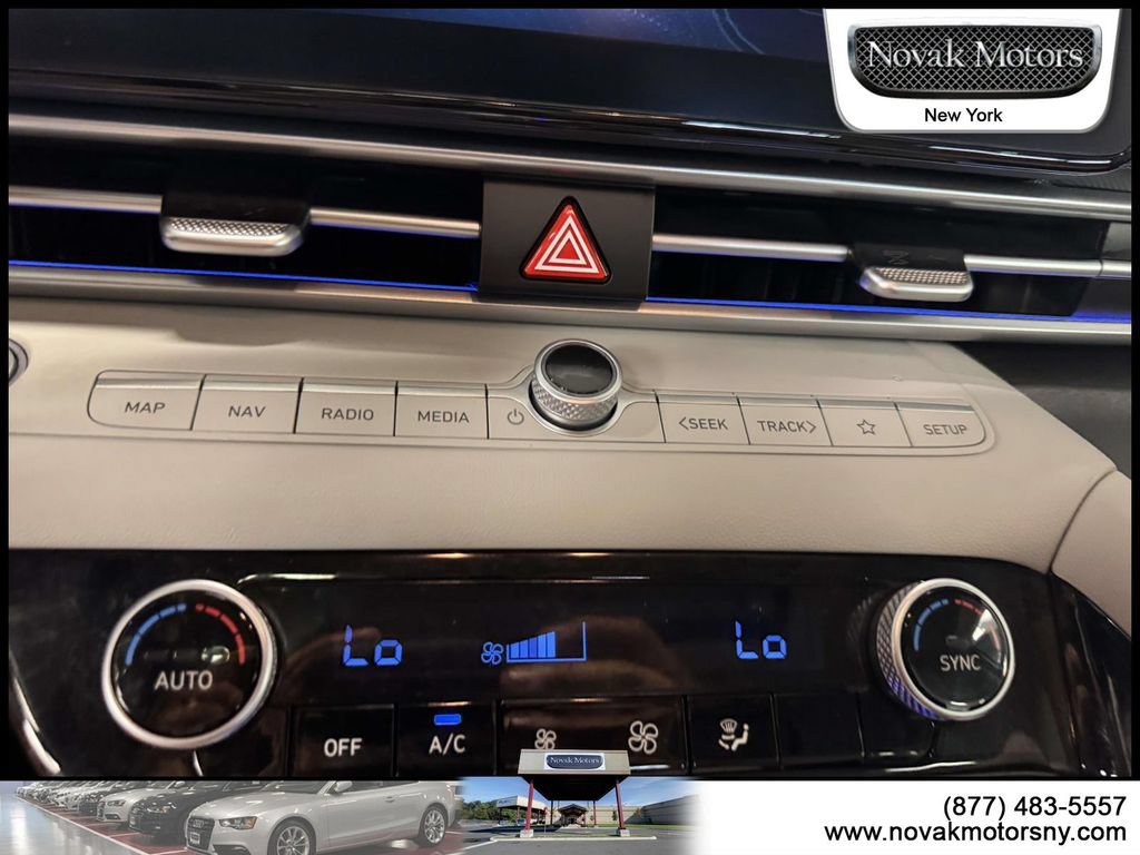 Used 2025 Hyundai Elantra Limited FWD image 18