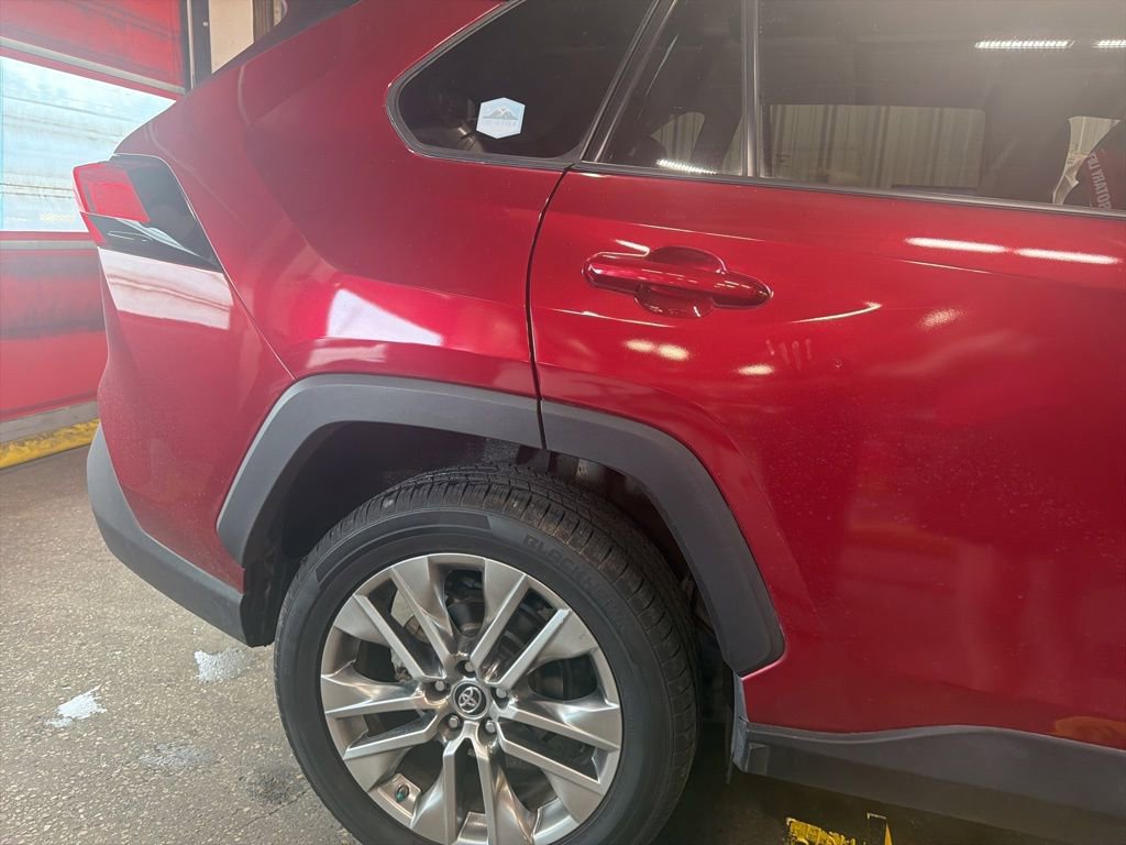 Used 2019 Toyota RAV4 XLE Premium w/ Cold Weather Package FWD image 6