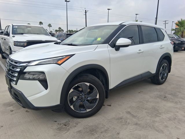 Used 2026 Nissan Rogue SV FWD image 3