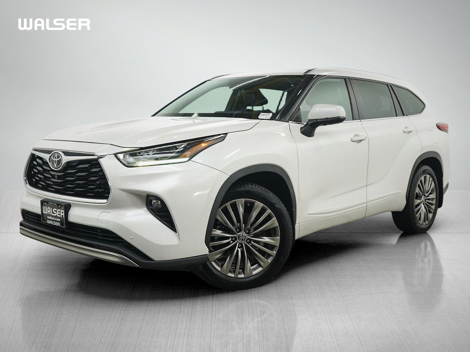 Used 2020 Toyota Highlander Platinum AWD/4WD image 1