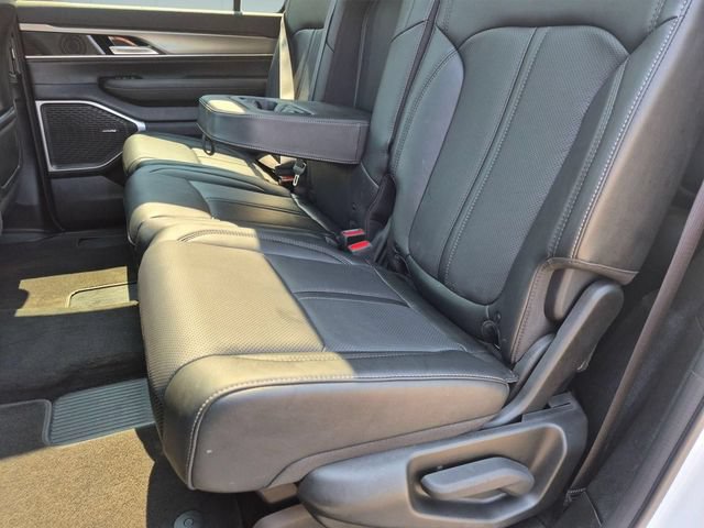 Used 2023 Jeep Wagoneer Series II AWD/4WD image 24