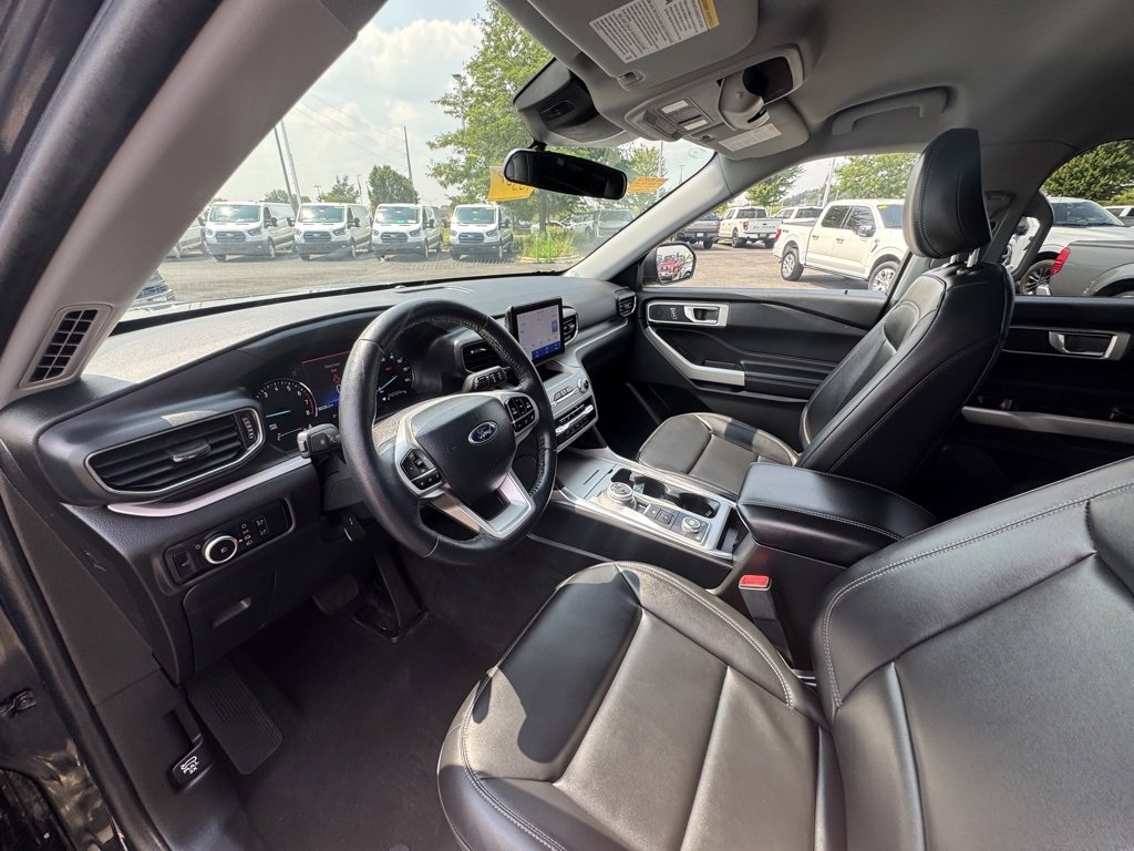 Used 2023 Ford Explorer XLT w/ Equipment Group 202A image 12