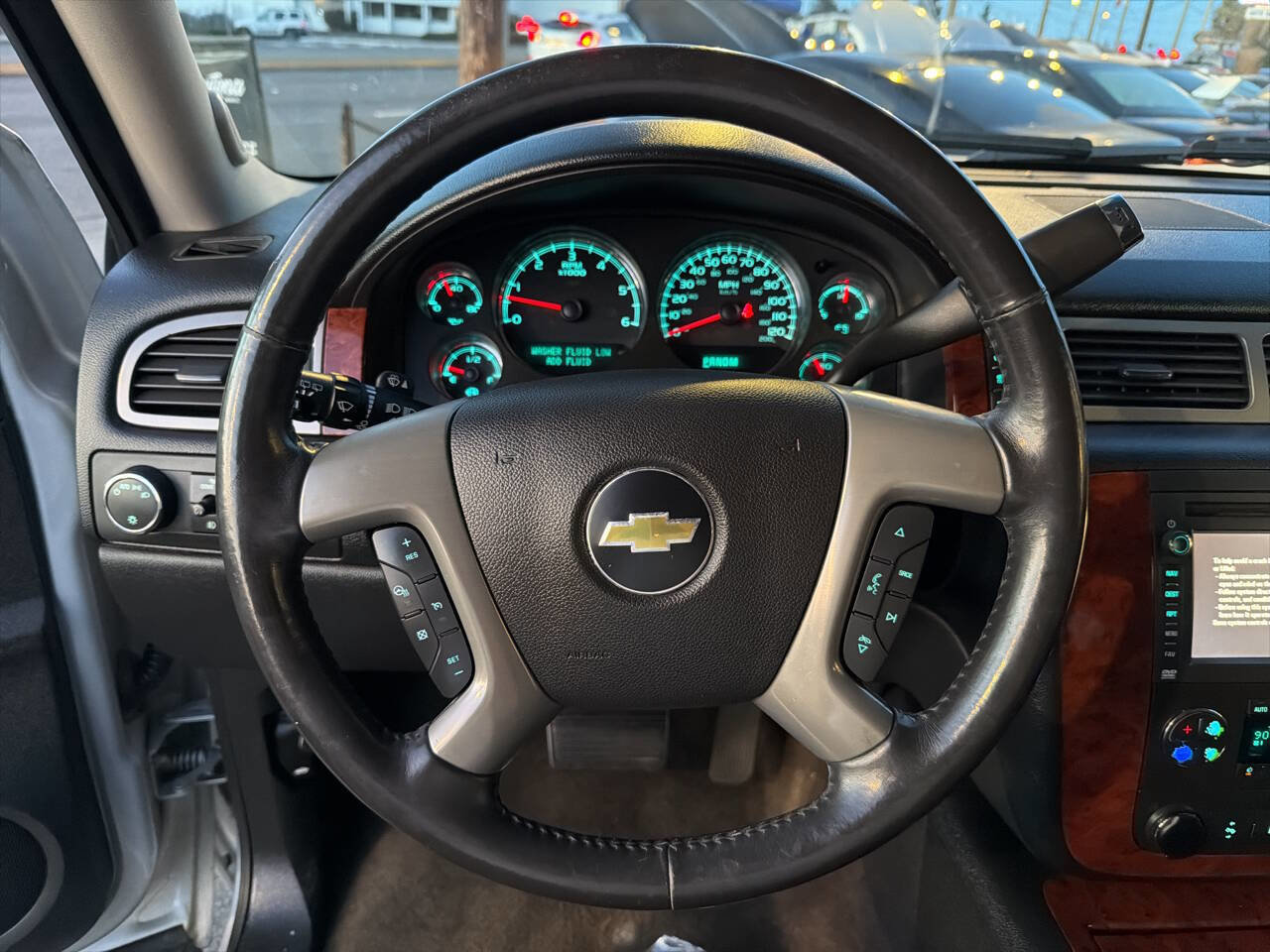 Used 2013 Chevrolet Suburban LTZ image 31