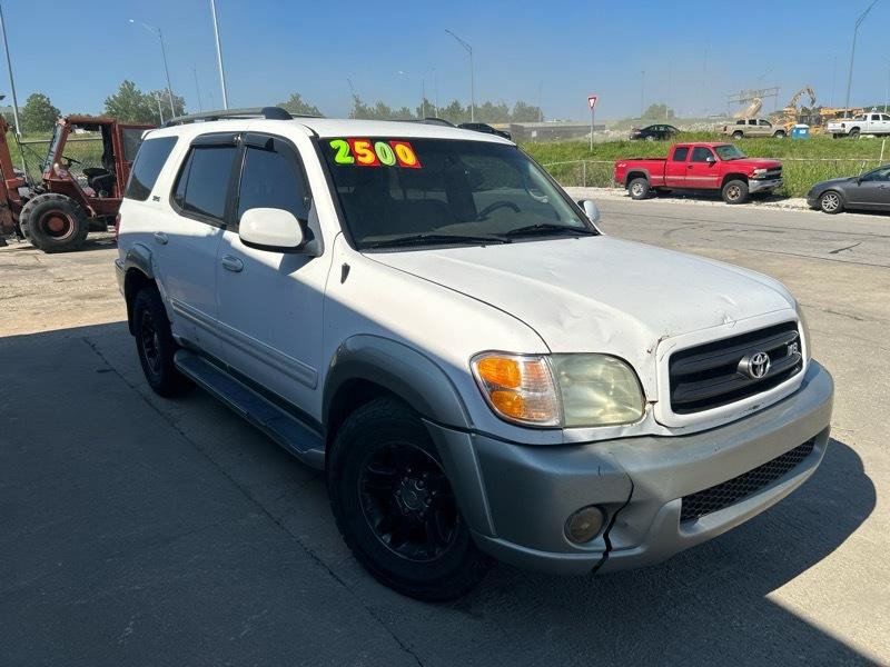 Used 2003 Toyota Sequoia SR5 RWD image 2