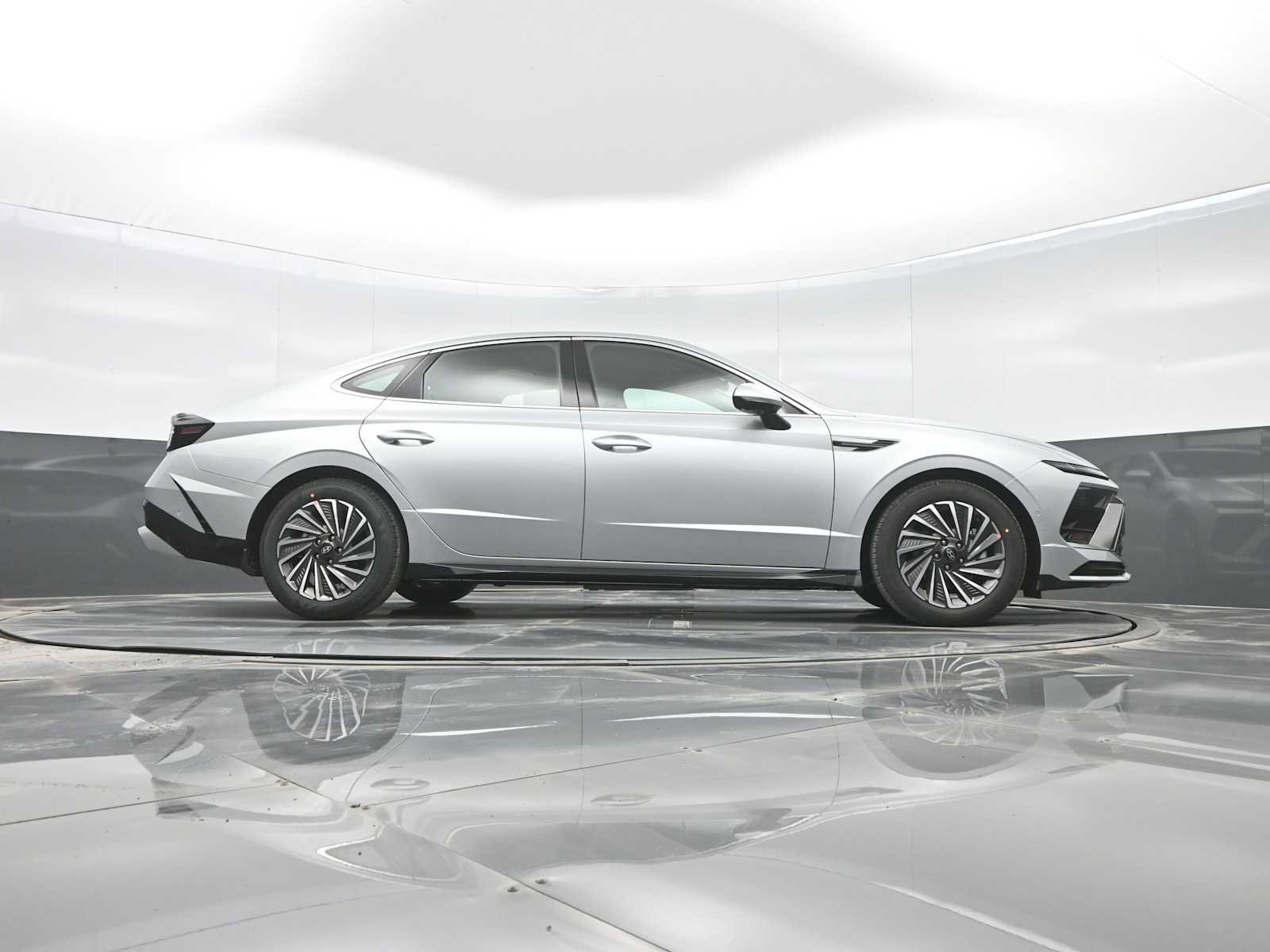 New 2026 Hyundai Sonata Limited image 35