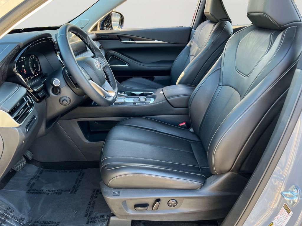 Used 2025 INFINITI QX60 Sensory w/ Cargo Package image 16