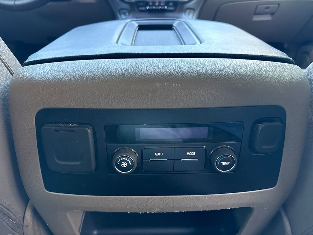 Used 2019 Chevrolet Suburban LT image 25