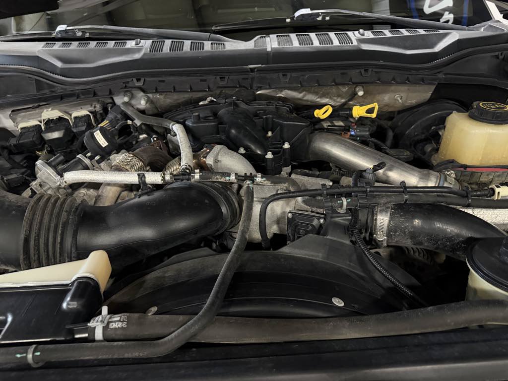 Used 2017 Ford F250 Lariat w/ Lariat Ultimate Package AWD/4WD image 10