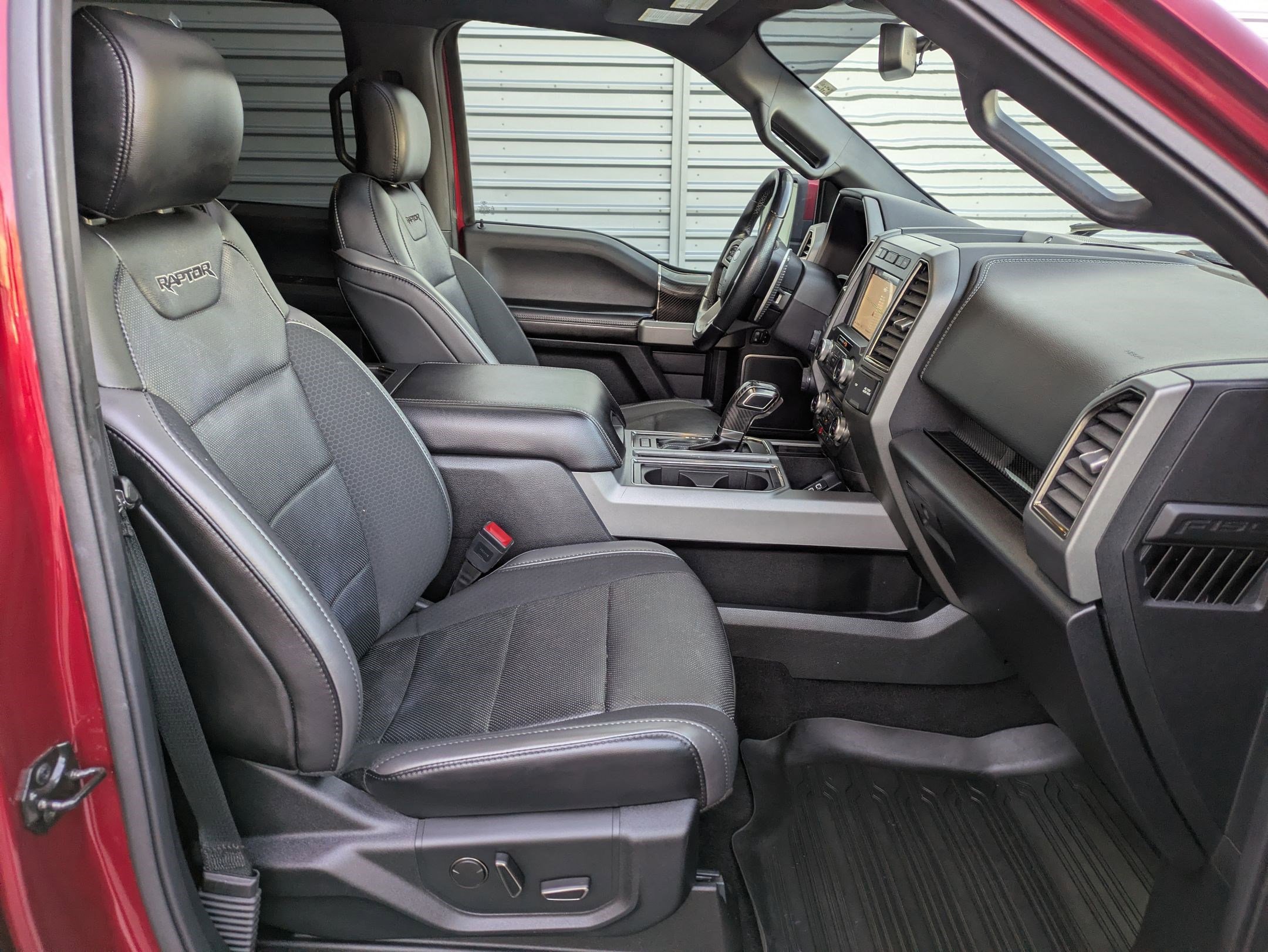 Used 2019 Ford F150 Raptor w/ Equipment Group 802A Luxury image 33