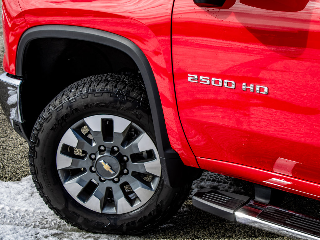 Used 2025 Chevrolet Silverado 2500 LT image 8