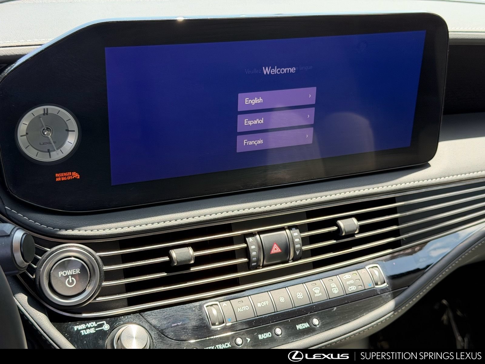 Used 2023 Lexus LS 500h AWD w/ Luxury Package image 18