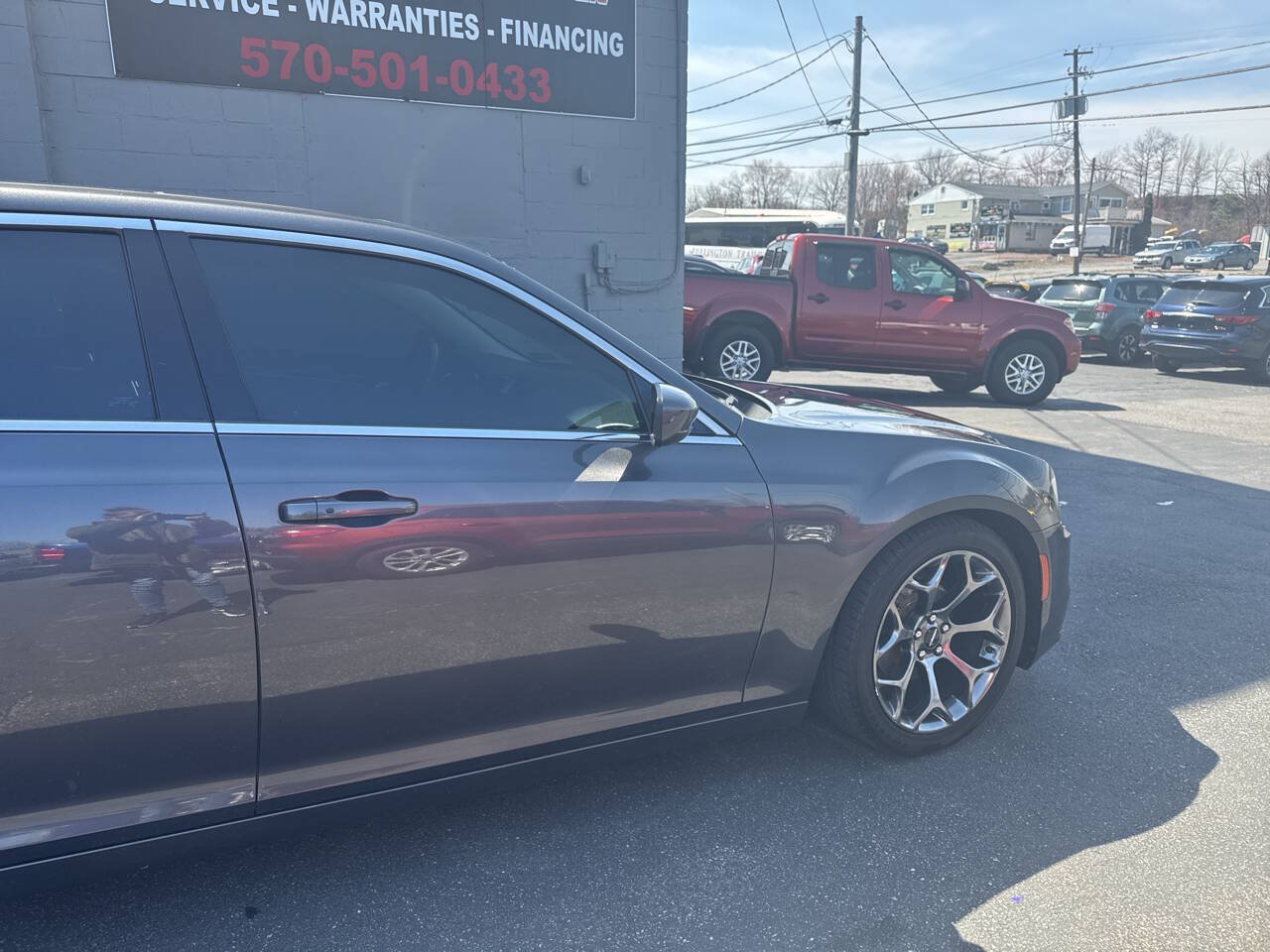 Used 2015 Chrysler 300 Limited RWD image 10