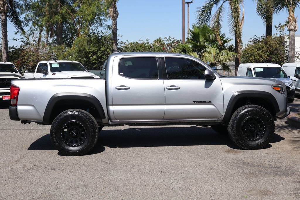 Used 2017 Toyota Tacoma TRD Off-Road RWD image 10
