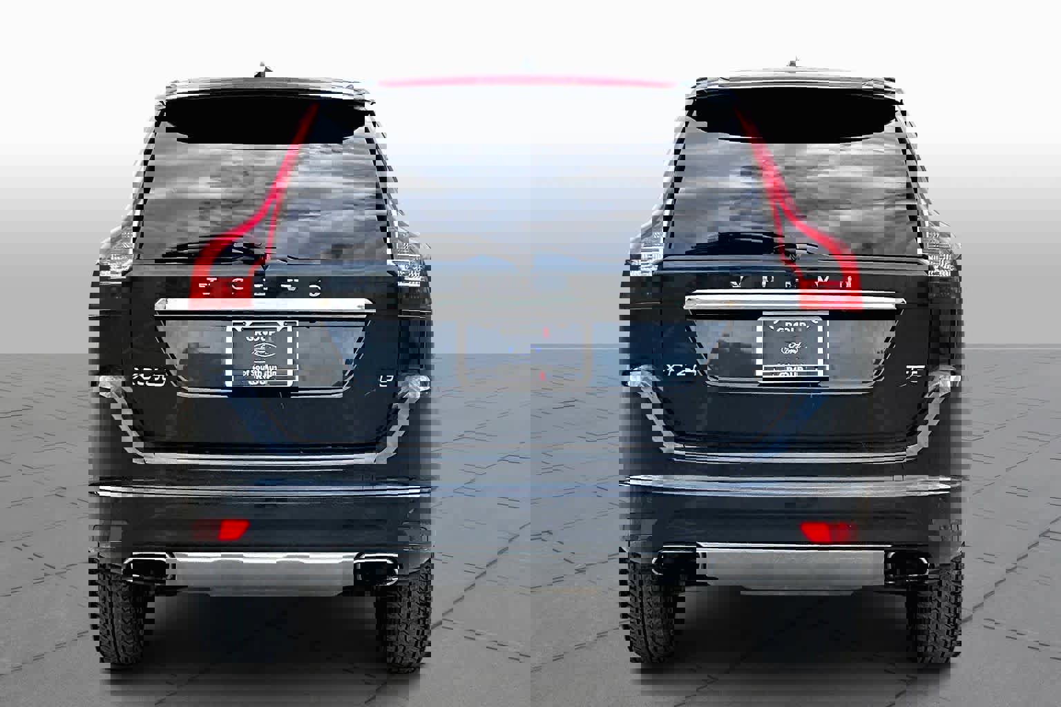 Used 2016 Volvo XC60 T5 Platinum image 4