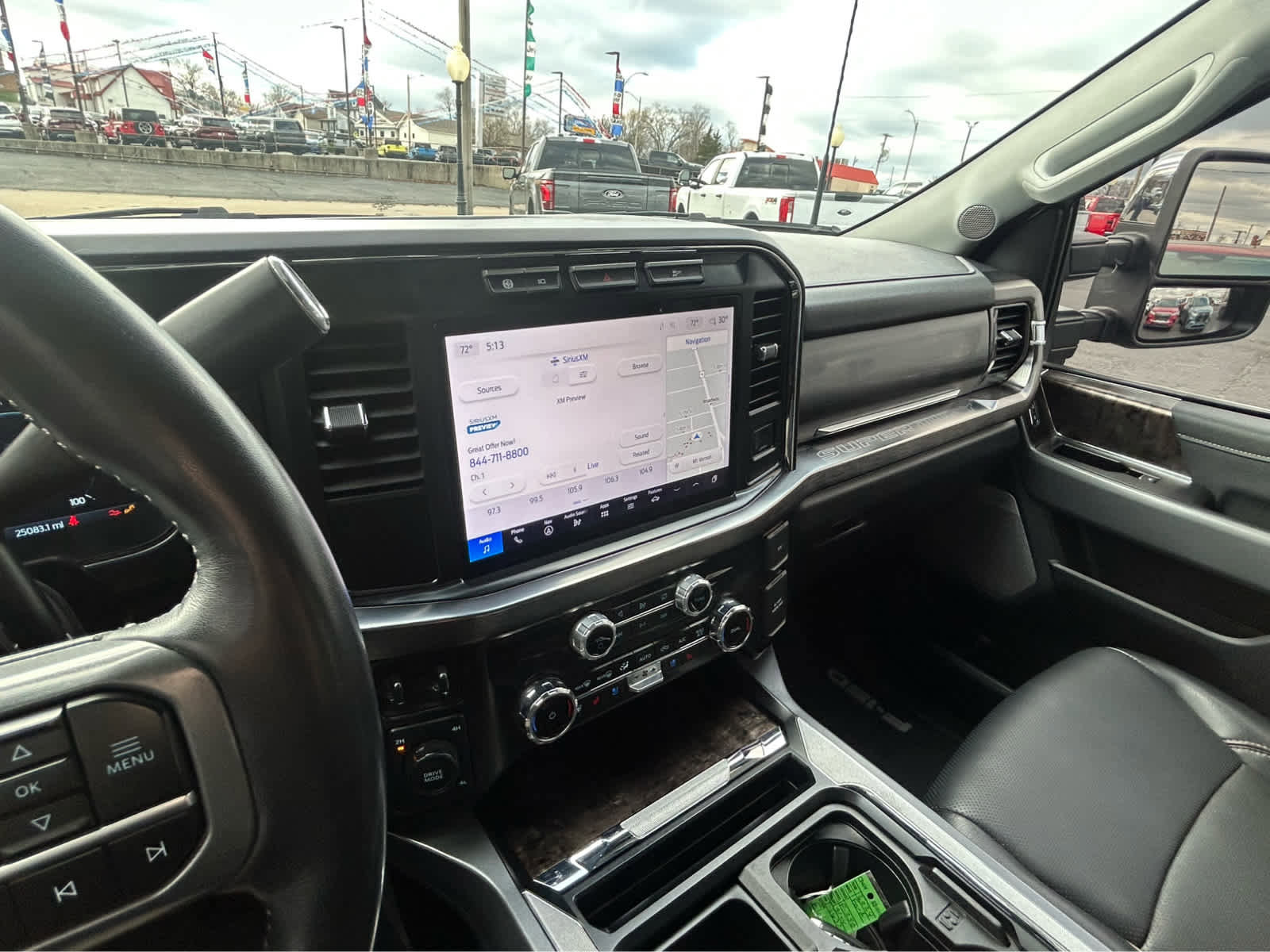 Used 2024 Ford F250 Lariat w/ Chrome Package image 32