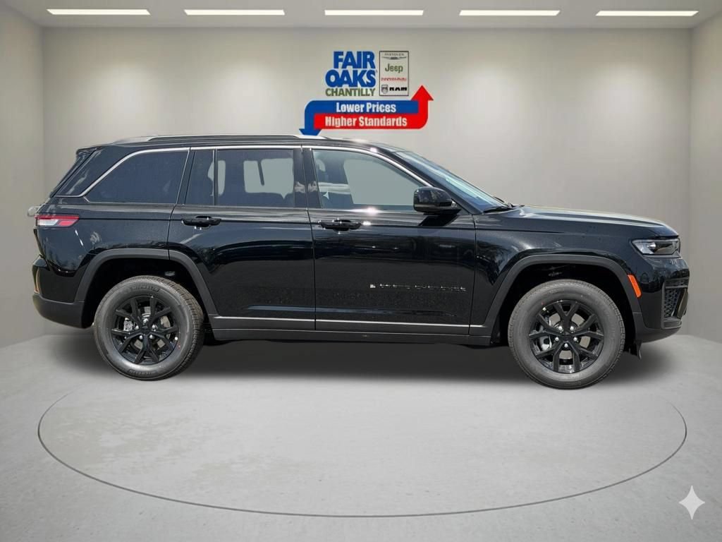 New 2026 Jeep Grand Cherokee Altitude AWD/4WD image 4