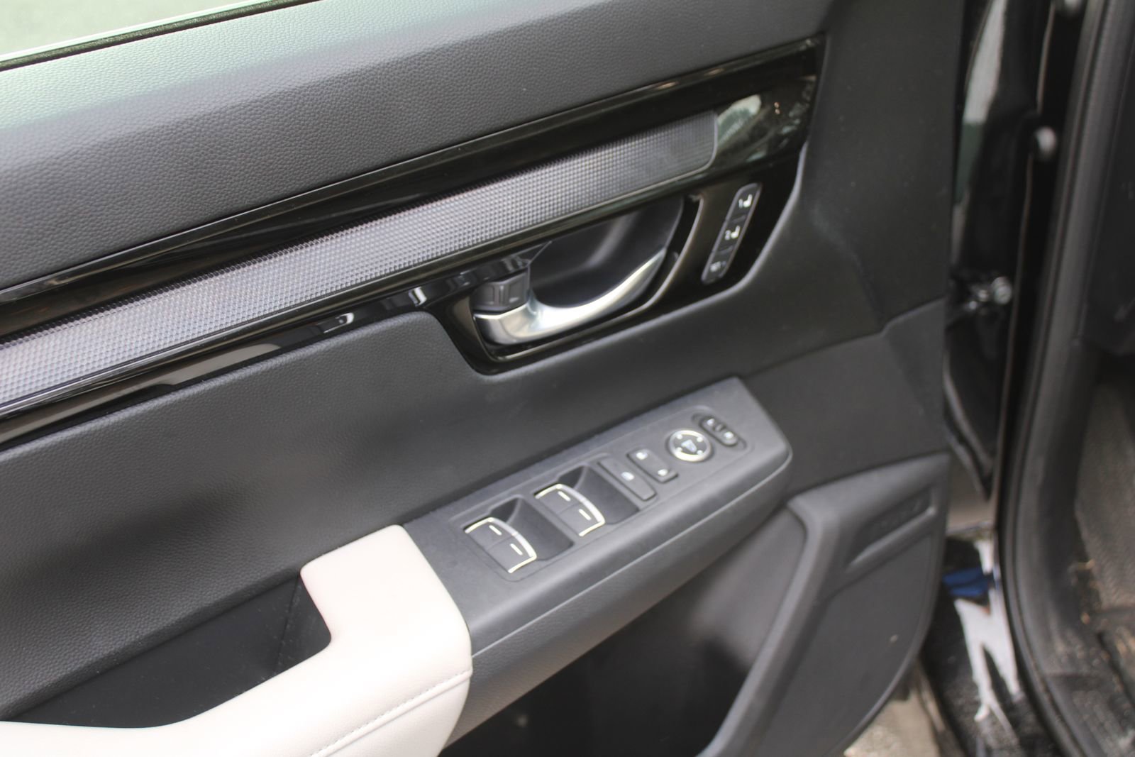 Used 2025 Honda CR-V EX-L image 19