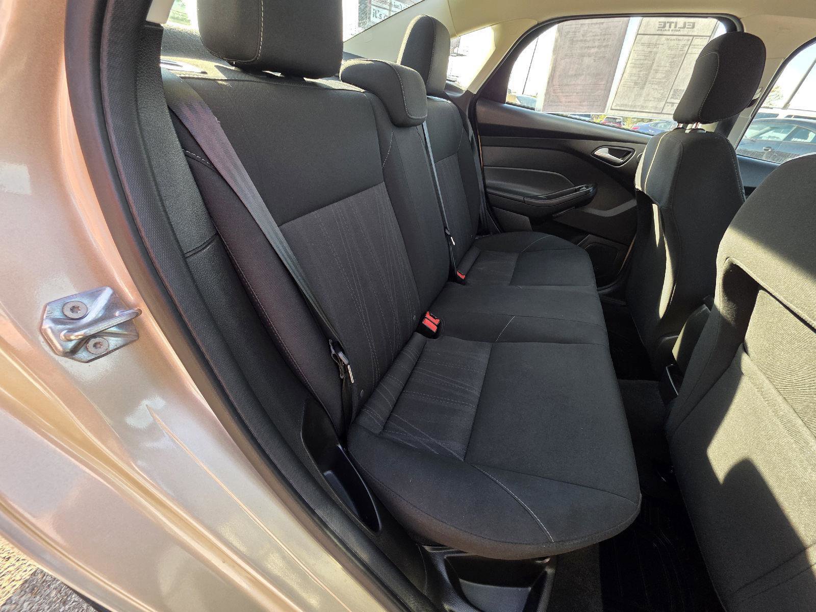 Used 2018 Ford Focus SEL w/ Cold Weather Package image 28