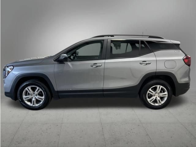 Used 2024 GMC Terrain SLE AWD/4WD image 2